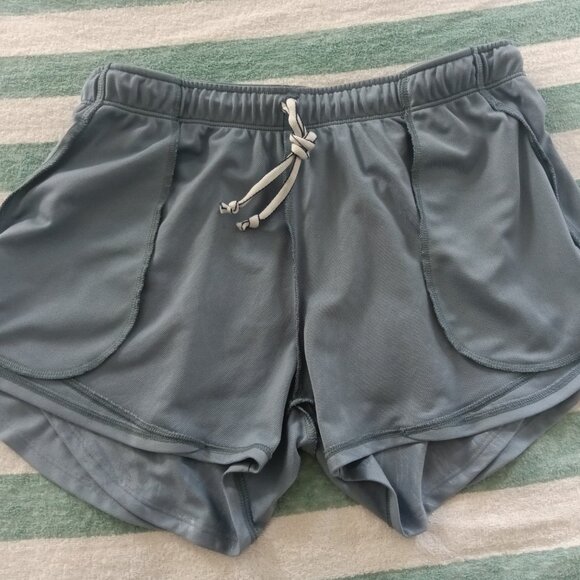 NWOT UNDER ARMOUR GRAY PATTERNED ATHLETIC / GYM SHORTS, SIZE "L" - Picture 9 of 14